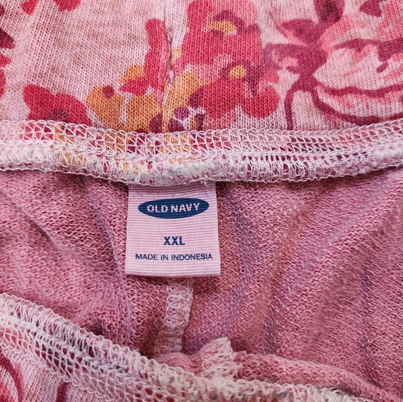 Old Navy Terry Cloth Shorts - Picture 3 of 3